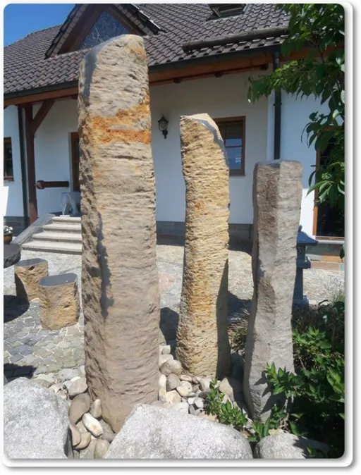 Stelen aus Basalt mit Naturkruste für die Gartendekoration