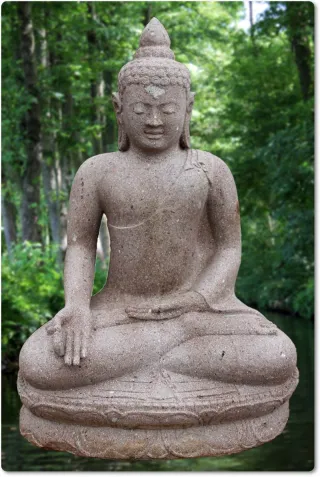 Buddha aus Rhyolith zur Gestaltung von Tempelanlagen