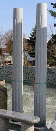 Säulen aus Granit  poliert