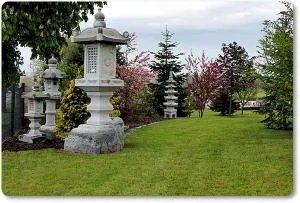 Steinlaternen für die japanische und chinesische Gartengestaltung
