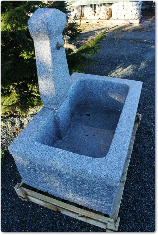 Brunnen aus Granit für die Gartengestaltung