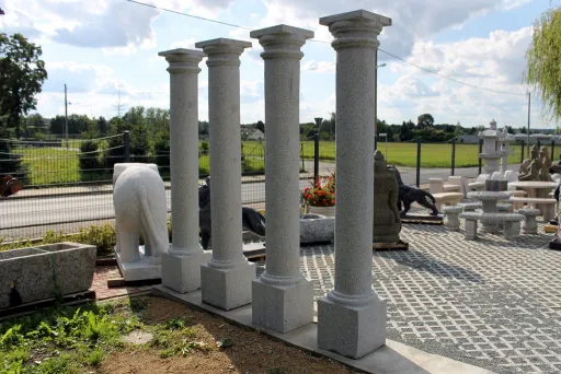 Säulen aus dem Naturstein Granit