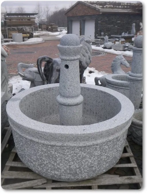 grosser Dorfbrunnen aus grauem Granit für die Gartendekoration