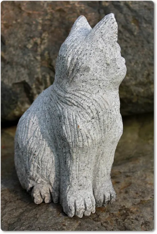 Katze aus wiederstandsfähigem Granit