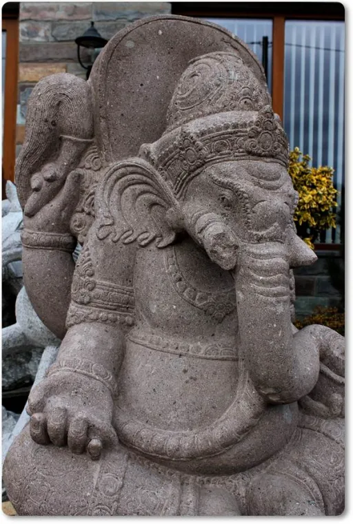Ganesha mit abgebrochenen Stoßzahn