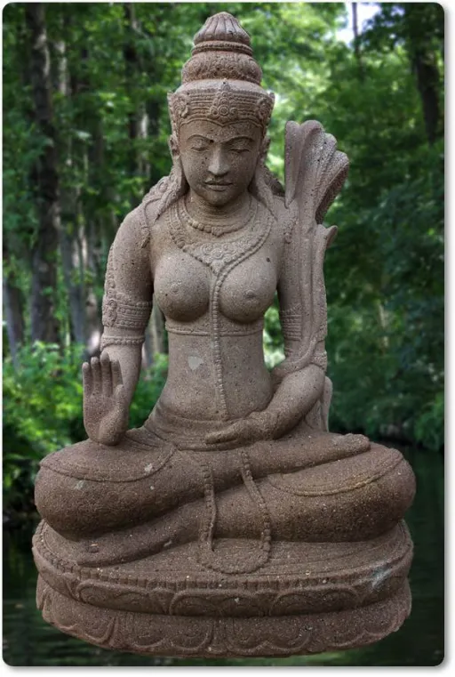 Steinfigur Dewi Sri aus Naturstein Rhyolith mit Mudra Handstellung