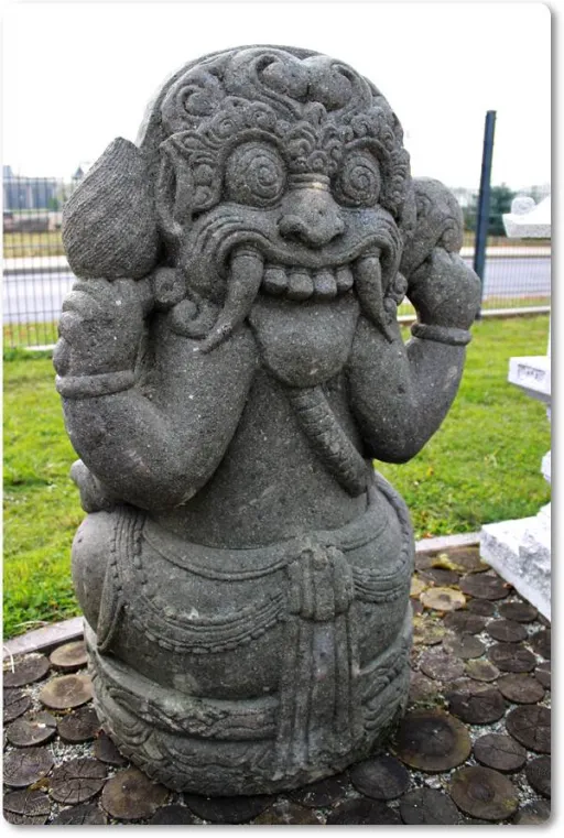 Rückseite der Ganesha Steinfigur