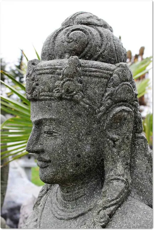 Kopf der Steinfigur Shiva