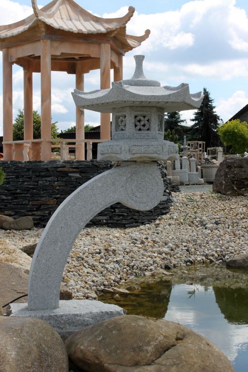 Tachi-Gata-Laterne Japanische Steinlaterne, H. 83 Cm, 39 Kg, Grau