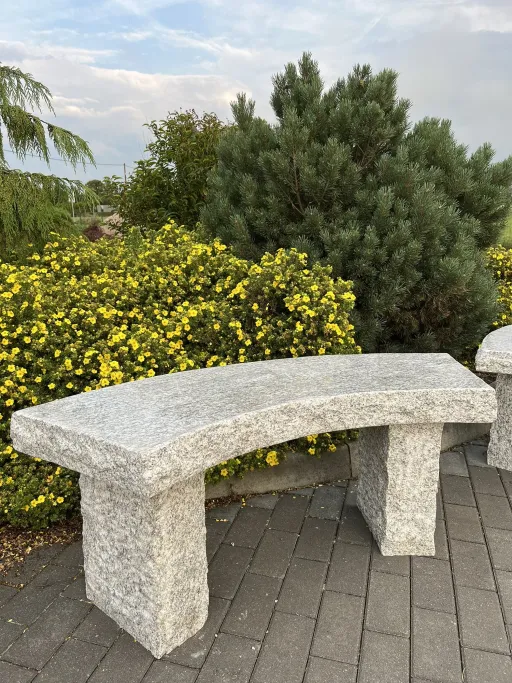 Gartenbank Granit Seitenteile gespitzt