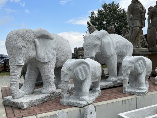 Afrikanische Elefanten aus Granit für Ihren Garten
