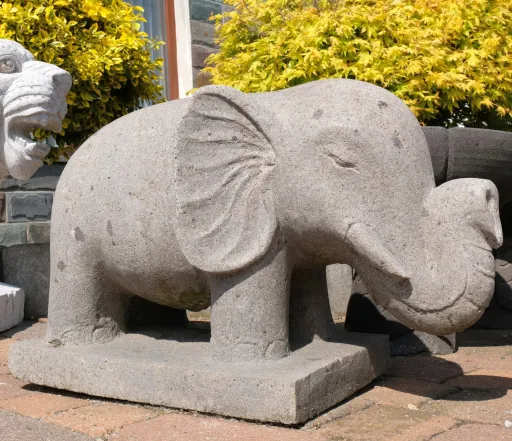 Elefant aus Naturstein
