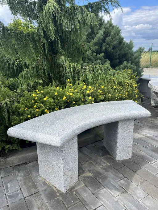 Natursteinbank Berlin aus grauem Granit