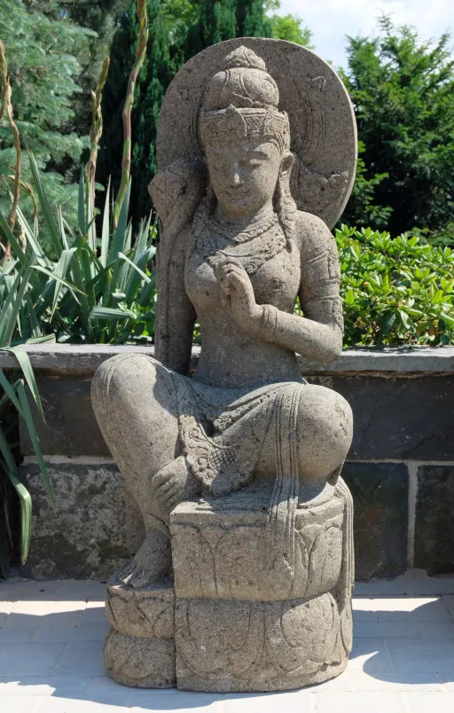 Shiva der Glückverheißende aus dem Naturstein Basanit