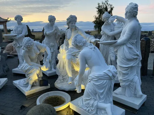 Bad des Apoll bei Nacht