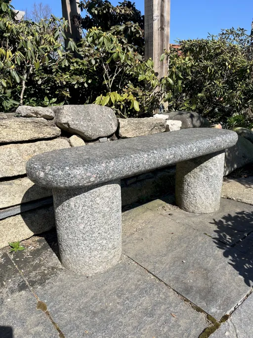 Steinbank aus Granit