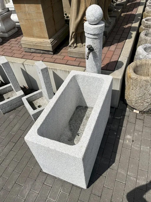 Steinbrunnen von Oben
