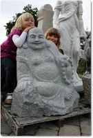 Buddha aus Granit in Handarbeit hergestellt für die Gartendeko