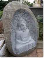 Buddha aus Naturstein