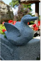 Ente aus Granit für die Dekoration am Gartenteich