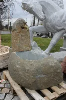 Schöner Gartenbrunnen aus Findlingen