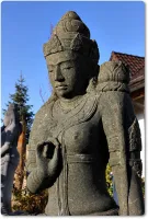 Götterskulptur Siwa (Shiva) aus grüner Lava