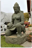 Steinfigur das Gottes Siwa (Shiva) Pot rechts
