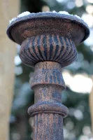 Detail Kerzenständer aus Gusseisen (bronzefarben)