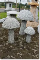 Pilze aus Granit für die Gartendekoration