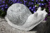 Gartenschnecke aus Granit
