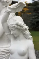 Detail der Statue Nike aus Naturstein Marmor