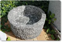 Steinkübel aus Marmor für die Gartendekoration
