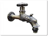 Wasserhahn mit Drachenkopf Wasserhahn mit Drachenkopf