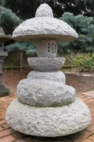 Flintstone natural Steinlaterne aus Granit für die Gartengestaltung