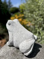 Frosch aus dem Naturstein Granit