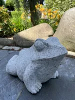 Frosch aus dem Naturstein Granit