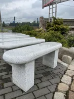Gartenbank grau Oberfläche poliert