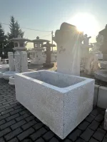 Massiver Steinbrunnen Granit