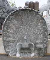 Tierfigur als Pfau aus gruenlichem Granit