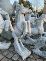 Tierfigur Pferd aus Naturstein Granit