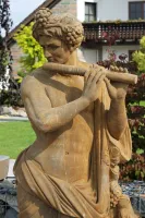 Dionysos spielend auf der Querflöte