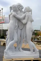 Die Skulpturengruppe der drei Grazien