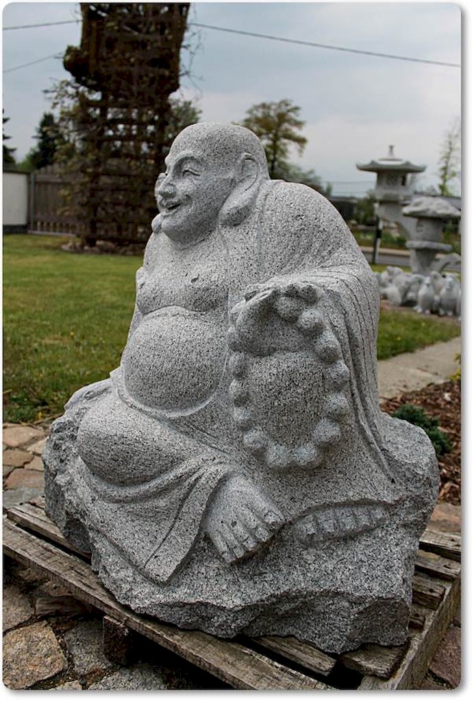 Buddha aus Granit für den Garten