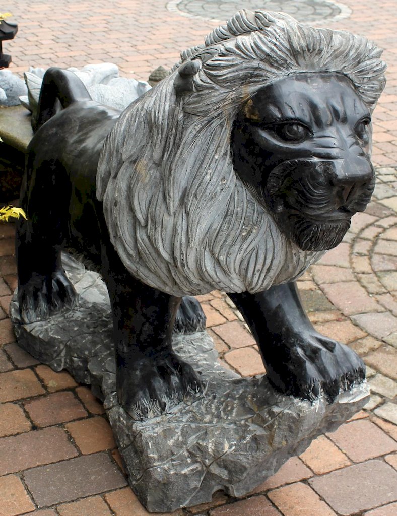 Löwe, Steinlöwe aus Marmor