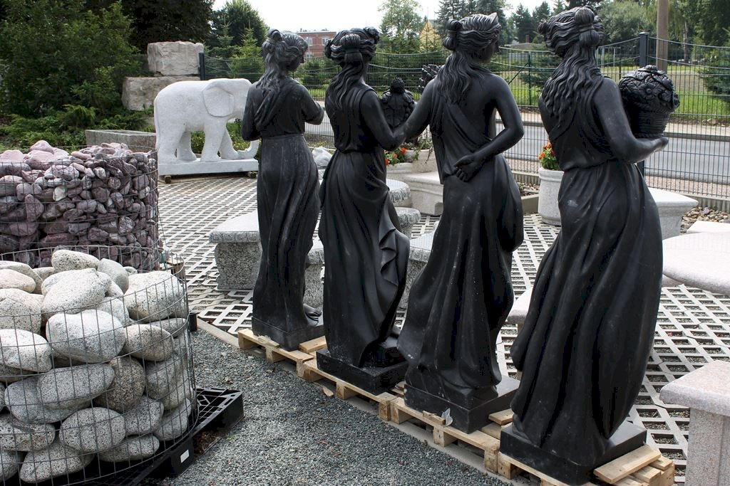 Skulpturen vier Jahreszeiten Steinfiguren Marmor Kalkstein Figuren
