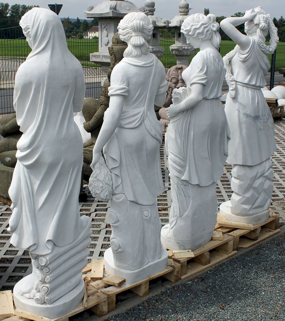Steinfiguren vier Jahreszeiten aus weißem Marmor