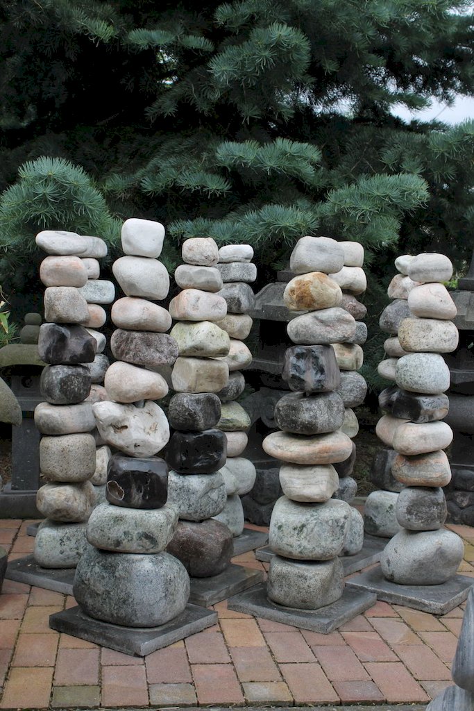 Springbrunnen Wasserspiel aus Ziersteinen