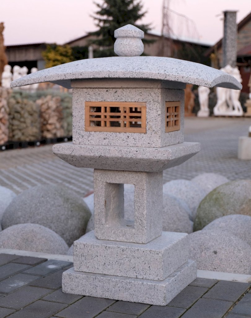 Japanische Laterne Kanjuji aus Granit