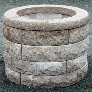 Brunnentrog aus Granit