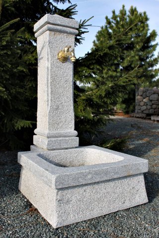 Gartenbrunnen aus Naturstein Granit